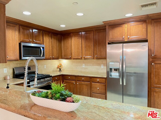 Foto del edificio - 1726 S Bentley Ave