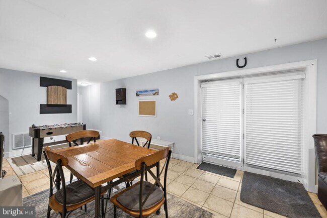 Foto del edificio - 5413 Rainwood Dr