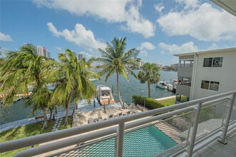 Building Photo - 468 Golden Isles Dr