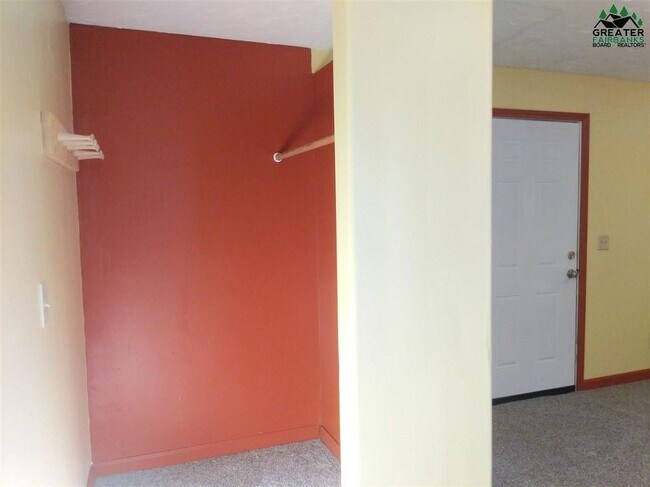 Building Photo - 1044 Open Wood Ct