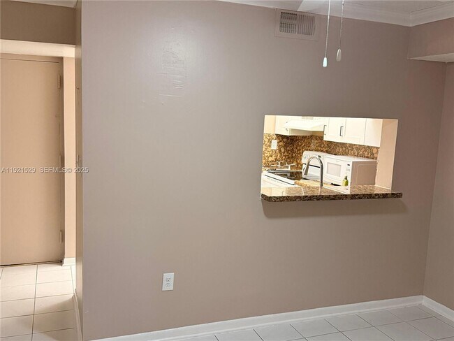 Foto del edificio - 11800 SW 18th St