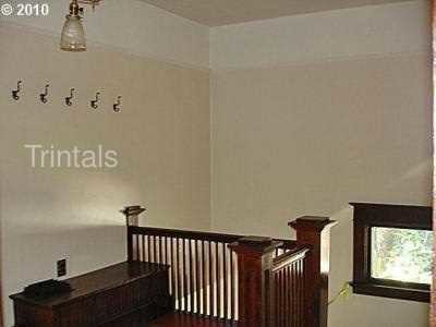 Foto del edificio - Upper duplex unit in century duplex