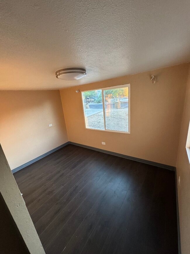 Foto del edificio - 8265 Arrowhead Lake Rd