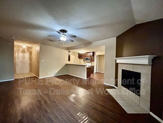 Foto del edificio - 1703 Country Crest Ln