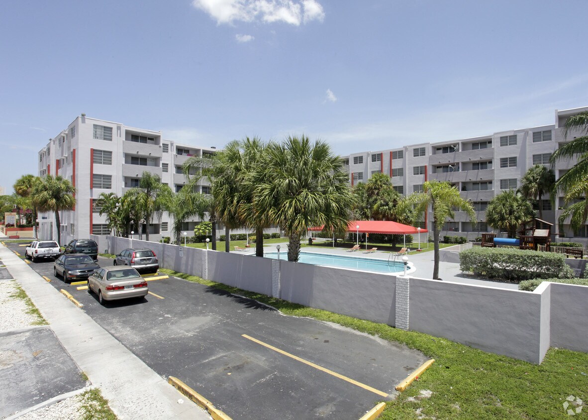 Suncoast Place Apartments North Miami Beach Fl Apartments Com