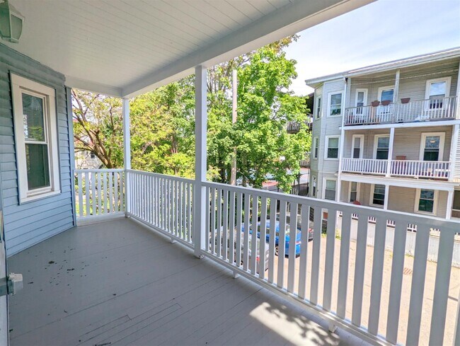 Building Photo - 8 Lowell Cir