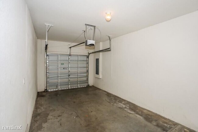 Foto del edificio - 3 br, 2.5 bath House - 2030 NE 14th Ct