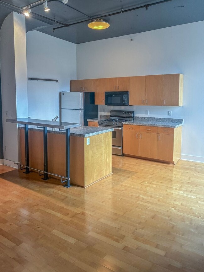 Photo - 300 NW 8th Ave #203 Apartment
