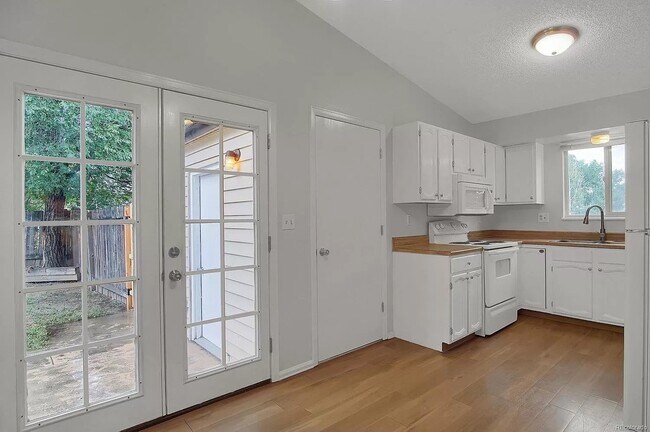 Foto del edificio - 5071 Marabou Way
