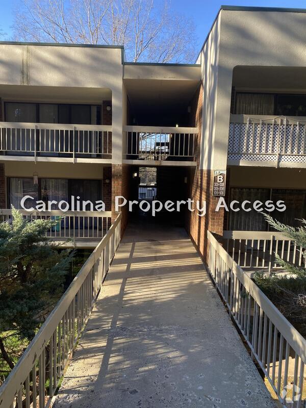 Building Photo - 500 Umstead Dr