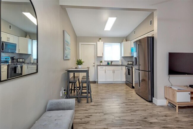 Foto del edificio - 4284 NW 1st Ave