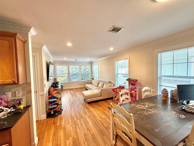 Foto del edificio - 30 Sintsink Dr E