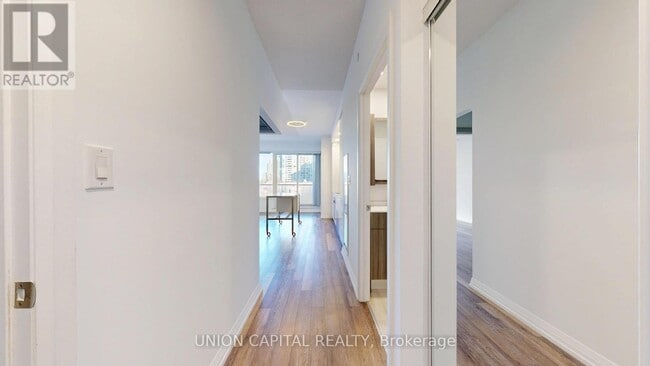 Building Photo - 75 Canterbury Pl