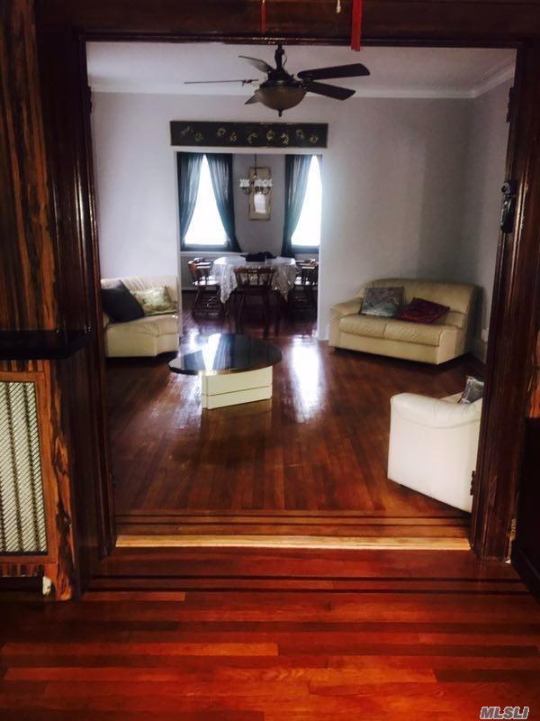 Foto del edificio - 86-09-86188 188th St