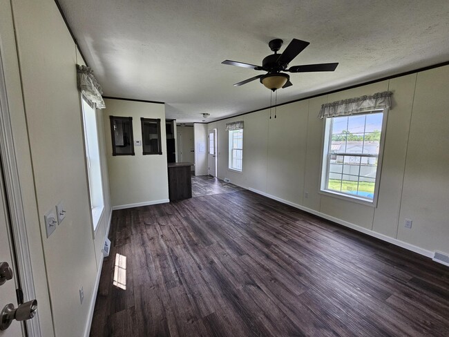 Building Photo - 50 Sunnyfield Dr