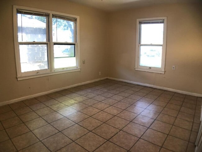 Building Photo - 2613 Fig St