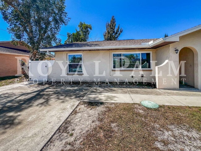 Foto del edificio - 18660 Miami Blvd