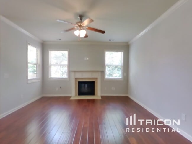 Building Photo - 3013 Alan Dr