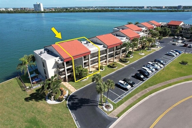 Building Photo - 868 Bayway Blvd