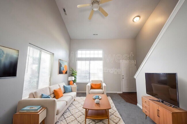Foto del edificio - 6623 Dunsdin Dr