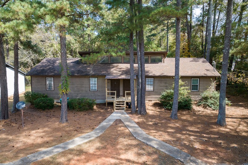 Primary Photo - 402 Freeman Drive - 1