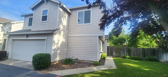 Foto del edificio - 3 Bedroom Home in Quaint Gated Community in Elk Grove