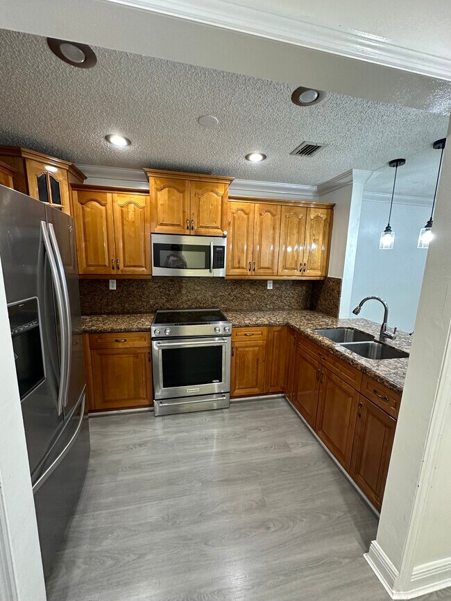 Kitchen - 8851 NW 119th St