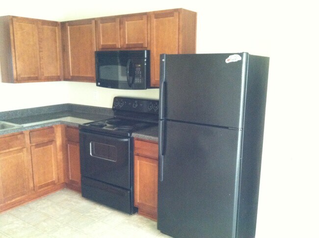 Building Photo - 7160 Grosbeak St