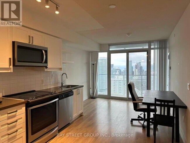 Building Photo - 50 Wellesley St E