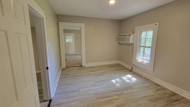 Building Photo - 668 Gilliam Ave