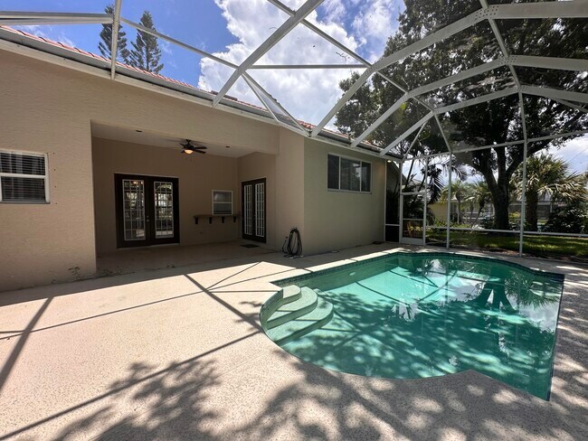 Foto del edificio - 1326 SW Briarwood Dr