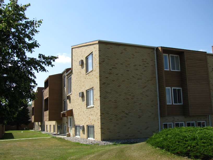 Building Photo - Auburn Apartments