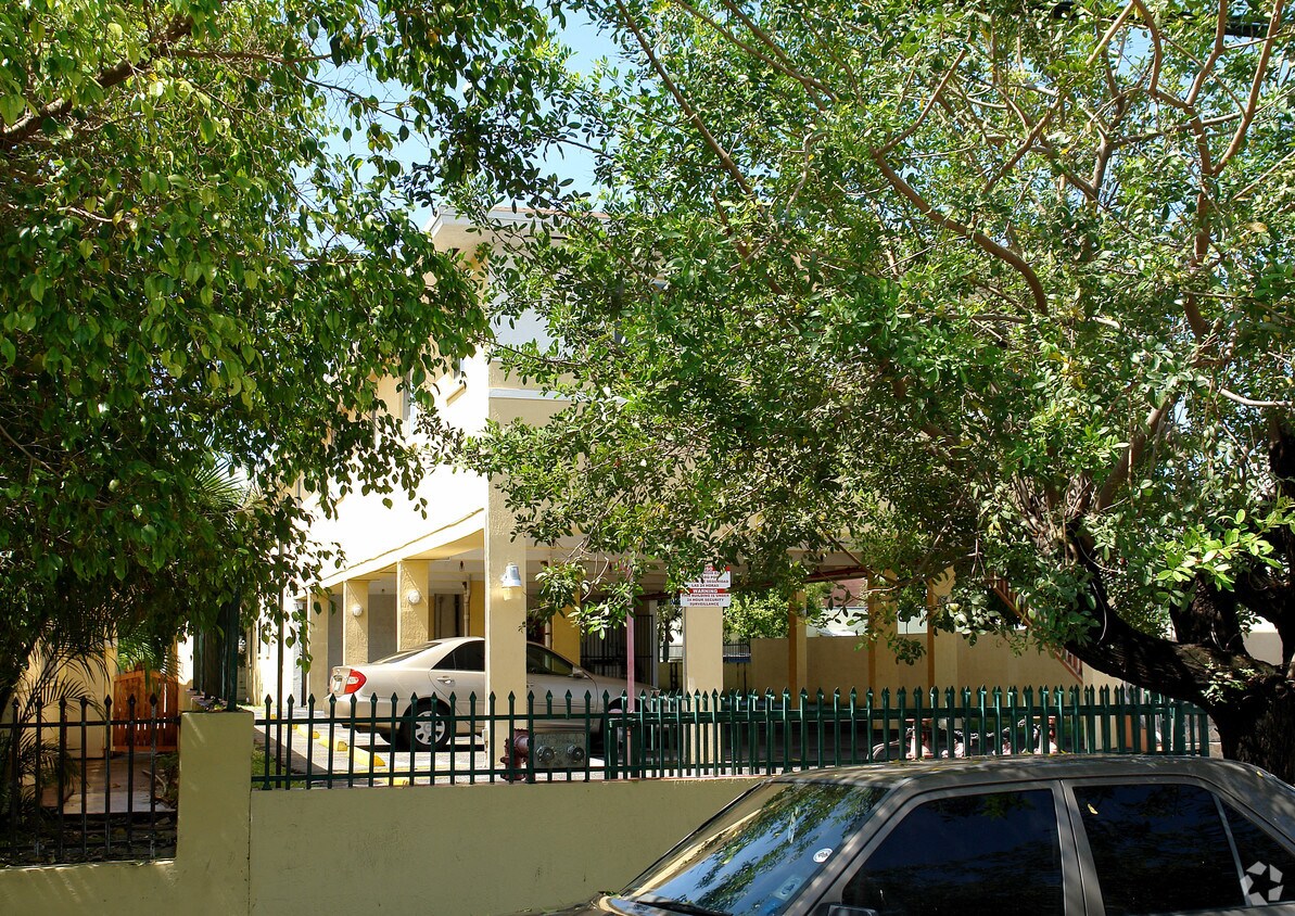 Building Photo - 828 NW 3rd St