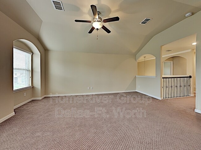 Building Photo - 16720 Lincoln Park Ln