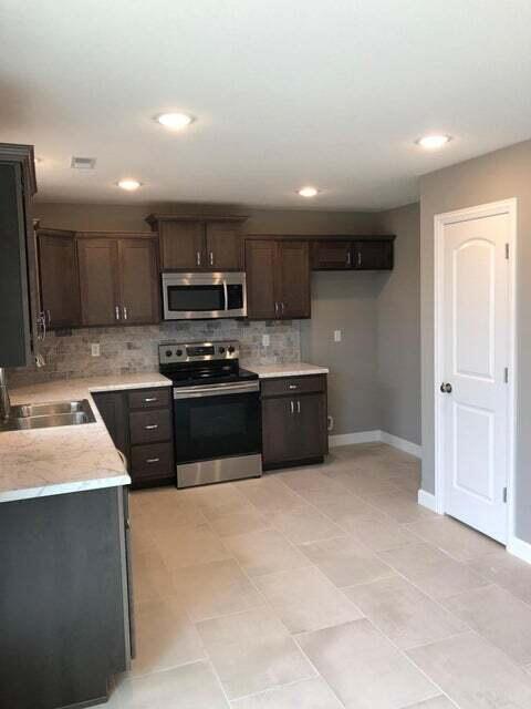 Building Photo - 634 Armitage Dr
