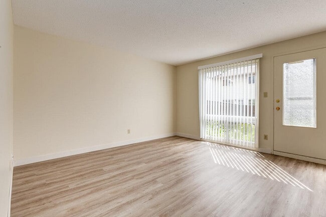 Building Photo - South Ridge Townhomes