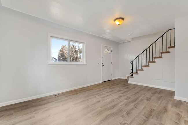 Foto del edificio - Beautiful home for rent near Sloan's Lake!