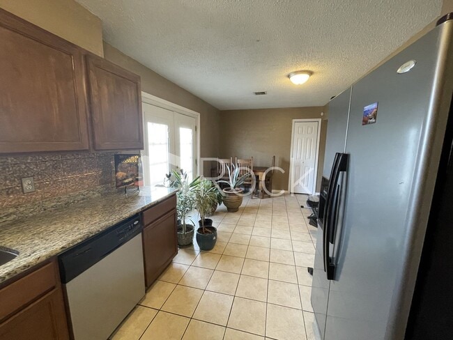 Foto del edificio - 3 bedroom/2 bathroom home in Moore Schools