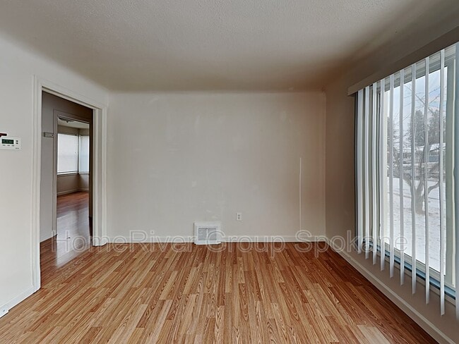 Building Photo - 5311 N Elm St
