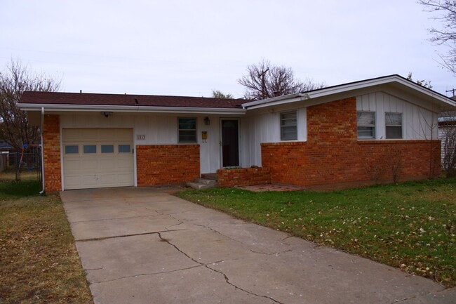 Building Photo - Located in Avondale 3bedrooms 2bathrooms 1 car garage