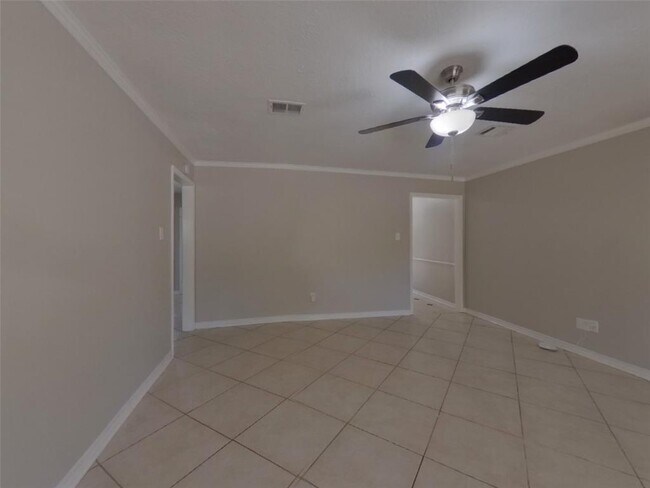Building Photo - 8106 Shady Grove Dr