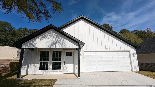 Building Photo - 2704 Calloway Rd