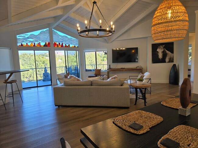 Foto del edificio - 2269RR-Upper Level