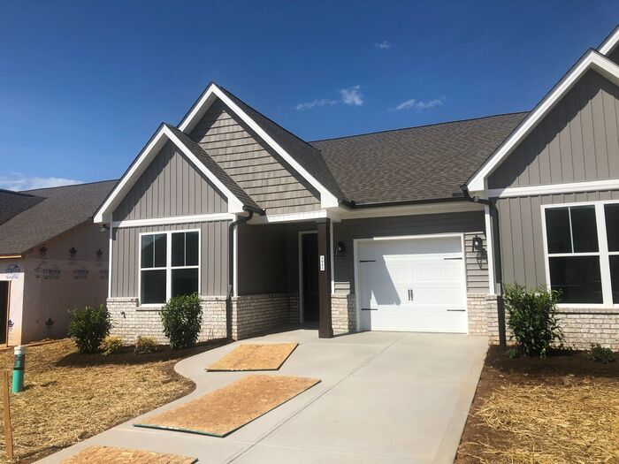 Primary Photo - Beautiful open floorpan!