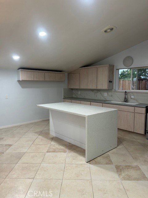 Building Photo - 1083 Gilwood Ave