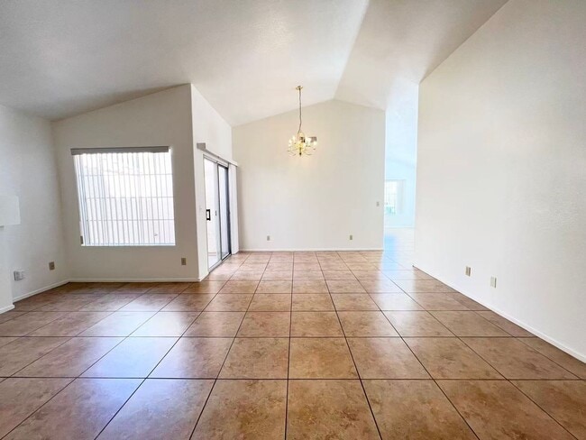 Building Photo - Cute 1 story single-family
