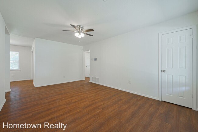 Foto del edificio - 5 br, 1.5 bath House - 1508 McGregor Dr