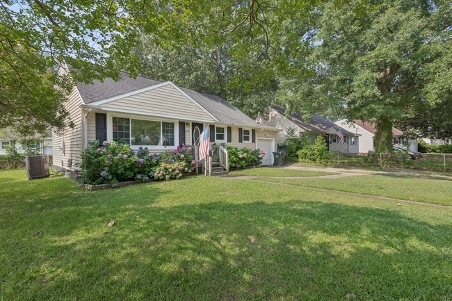 Building Photo - Beautiful Split Level Home in Norfolk!!