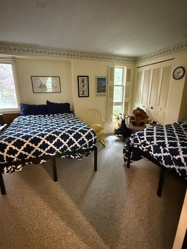 Building Photo - Furnished 2 bedroom, 2 and a half bathroom...