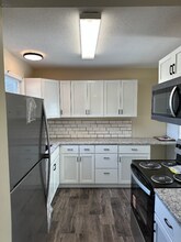 Building Photo - 2131 Quail Creek Dr